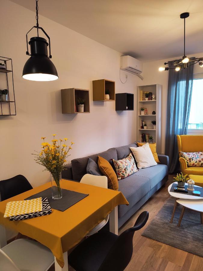 Center Firefly Gardens Apartment نوفي ساد المظهر الخارجي الصورة