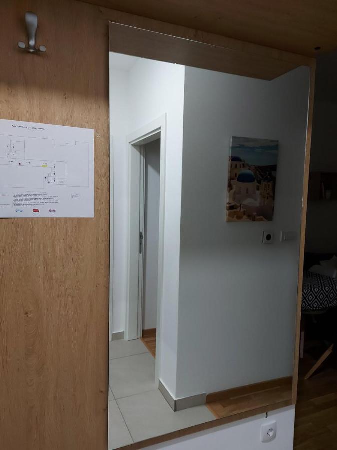 Center Firefly Gardens Apartment نوفي ساد المظهر الخارجي الصورة