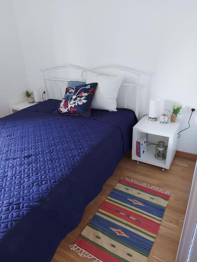 Center Firefly Gardens Apartment نوفي ساد المظهر الخارجي الصورة